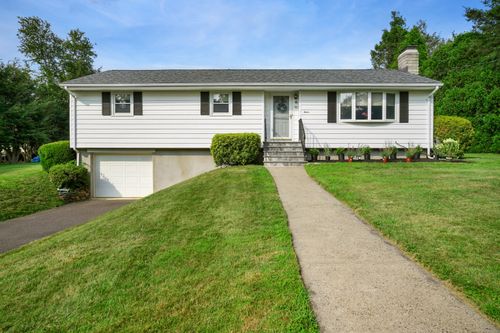 12 Nokomis Dr, Trumbull, CT, 06611-2204 | Card Image