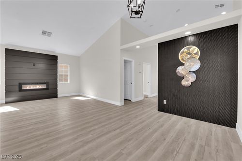 632 Hitchen Post Dr, Henderson, NV, 89011-1860 | Card Image