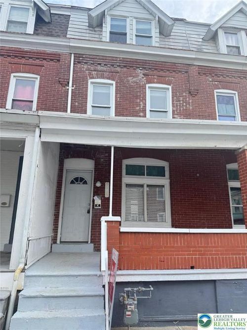 914 W Green St, Allentown, PA, 18102-1422 | Card Image