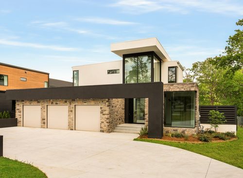 4606 Granny White Pike, Nashville, TN, 37220-1010 | Card Image