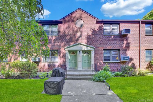 c7-5850 246th Cres, Little Neck, NY, 11362-2028 | Card Image