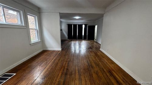 8920 Quincy St, Detroit, MI, 48204-2311 | Card Image