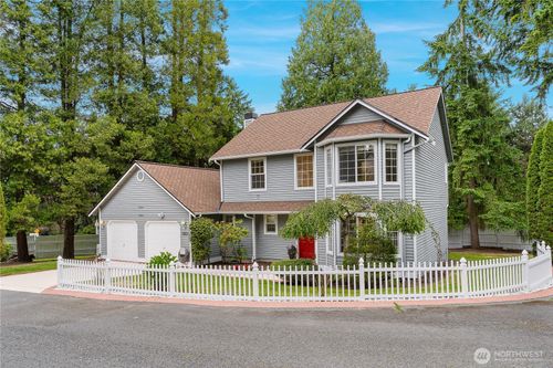 13837 Redmond Way, Redmond, WA, 98052-6409 | Card Image
