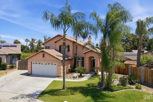 9507 W Goshen Court, Bakersfield, CA, 93311 | Card Image