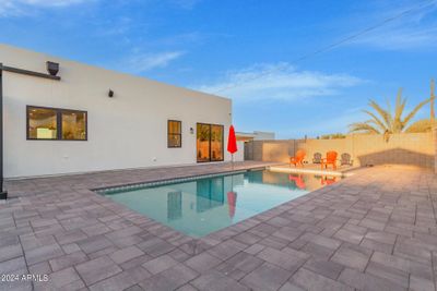 Oversized pool with Baja shelf. | Image 2