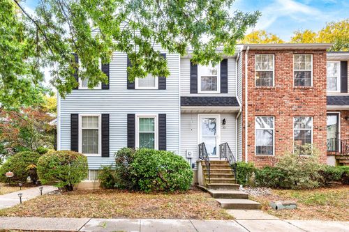 33 Rodio Ct, Sayreville, NJ, 08872-2121 | Card Image