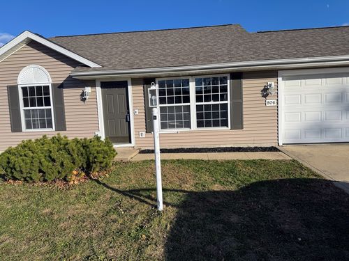 806 S Sunny Ln, Urbana, IL, 61802-4679 | Card Image