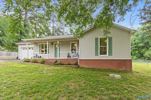 490 Shaw Rd Nw, Hartselle, AL, 35640-2163 | Card Image