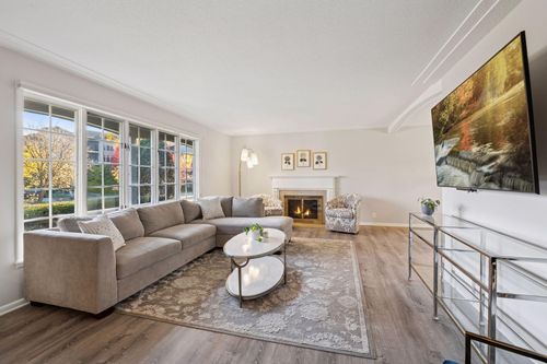 5100 W 70th St, Edina, MN, 55439-2102 | Card Image