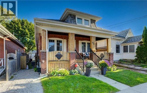 88 Walnut St, Brantford, ON, N3T1H4 | Card Image