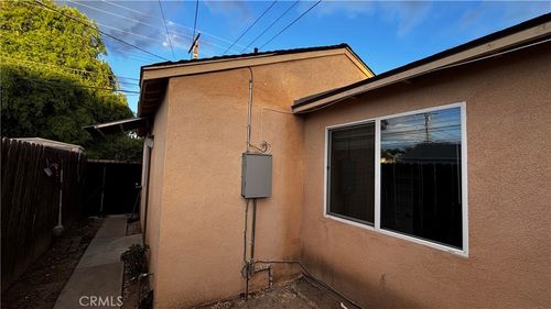 7922 Lindley, Reseda, CA, 91335 | Card Image