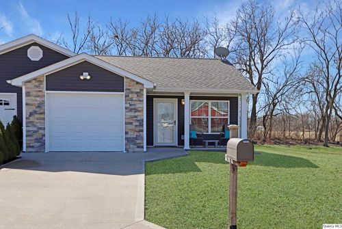 204 Field Dr, Bowling Green, MO, 63334-3901 | Card Image