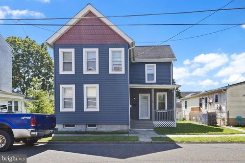 28 W 3rd St, Florence, NJ, 08518-1917 | Card Image