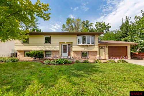 2412 E Main St, Mankato, MN, 56001-5646 | Card Image