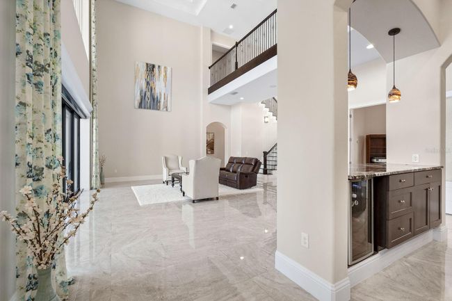 Office by entrance | Image 9