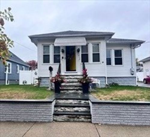 70 Norman St, Springfield, MA, 01104-1267 | Card Image