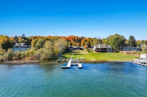 553 S Lake Shore Dr, Lake Leelanau, MI, 49653-9698 | Card Image