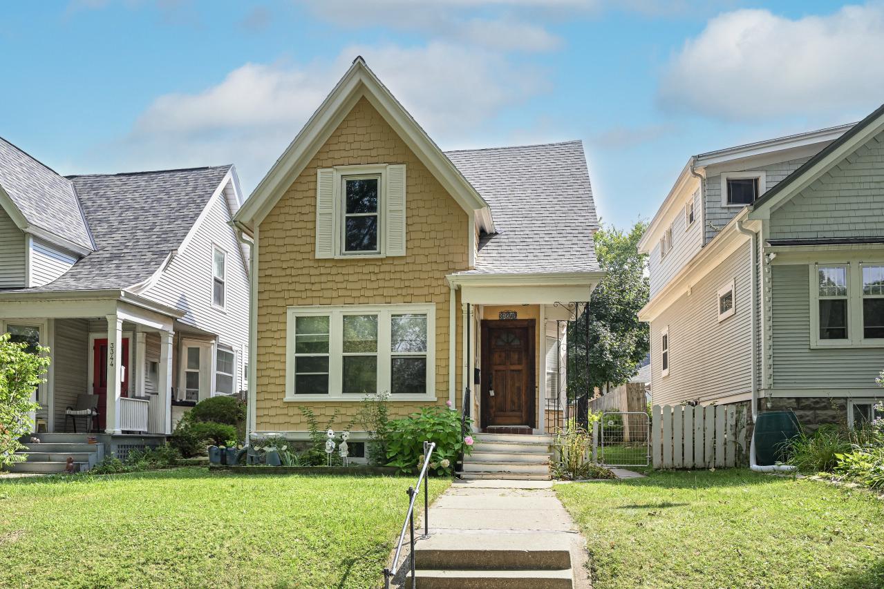 Cambridge Ave, Milwaukee, WI 53211