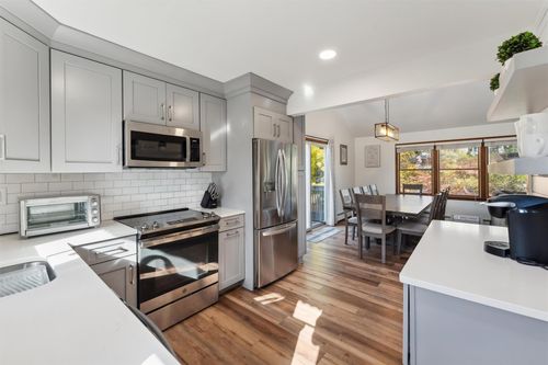 20 Magee Dr, Southampton, NY, 11968-4316 | Card Image