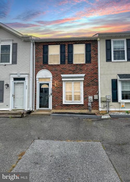 208 Fieldstone Ln, NEWARK, DE, 19702-3744 | Card Image