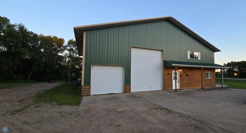 37504 S Eagle Lake Rd, Battle Lake, MN, 56515-9553 | Card Image