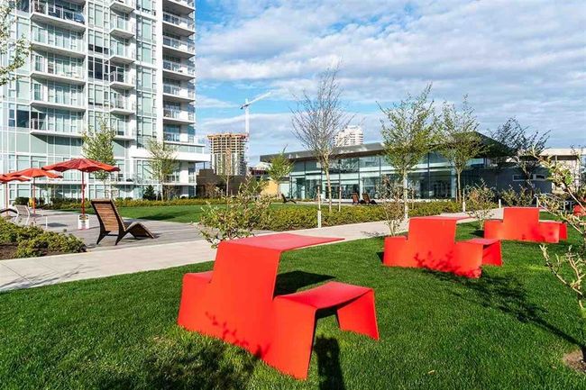 4010 - 4670 Assembly Way, Condo with 2 bedrooms, 2 bathrooms and 1 parking in Burnaby BC | Image 30