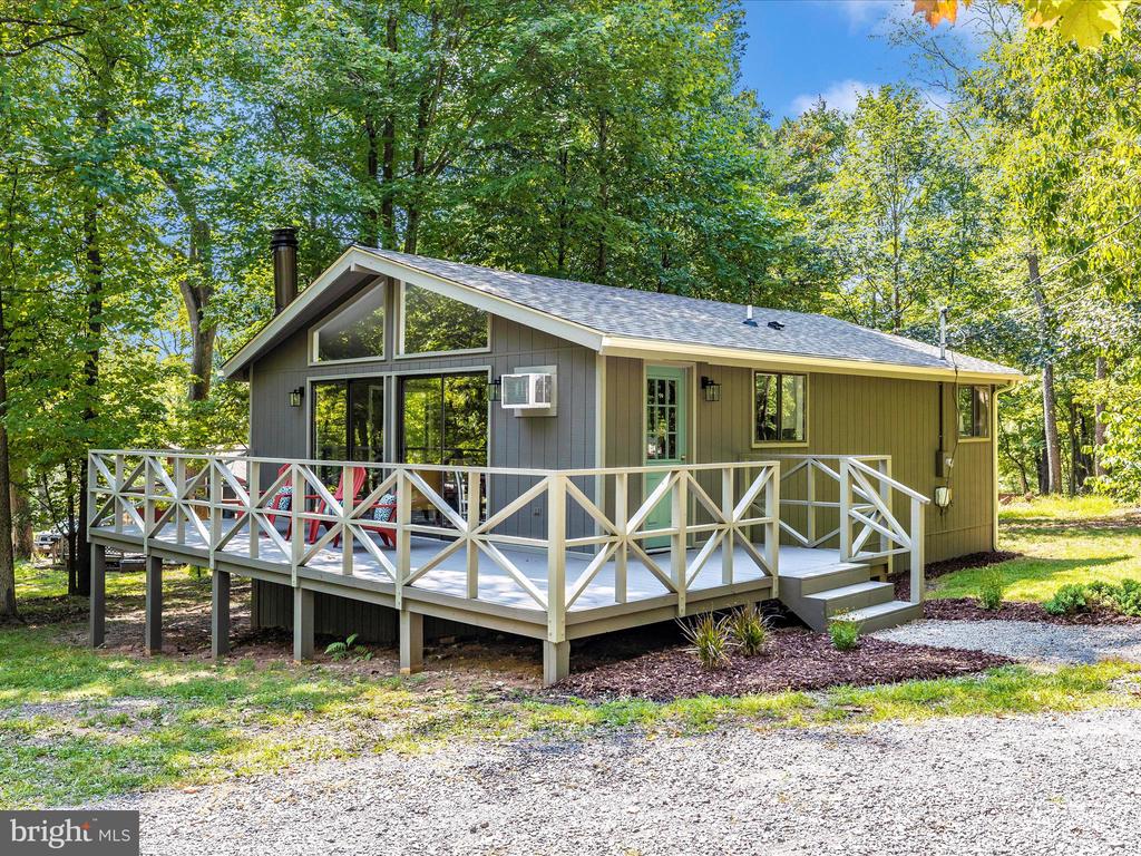 Oneida Trl, Hedgesville, WV 25427