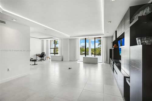 5m-9801 Collins Ave, Bal Harbour, FL, 33154-1815 | Card Image