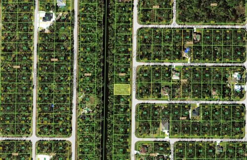 111 Ravenswood Blvd, PORT CHARLOTTE, FL, 33954-1952 | Card Image