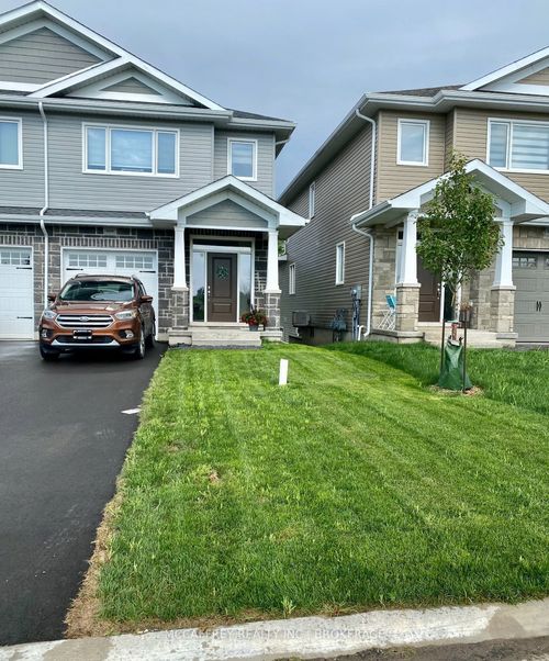 235 Heritage Park Dr, Napanee, ON, K7R0C7 | Card Image