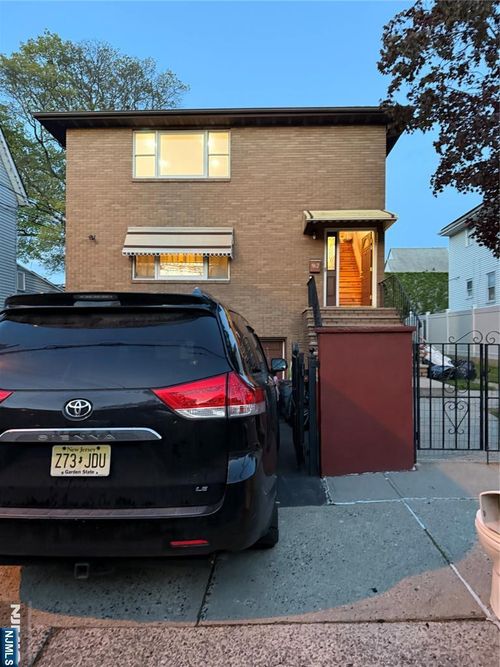 967 23rd Street, Paterson, NJ, 07513 | Card Image