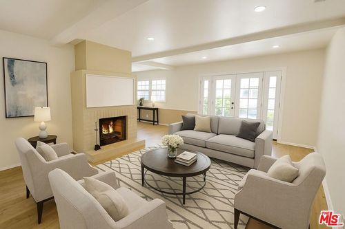 7465 Forbes Ave, Lake Balboa, CA, 91406-2740 | Card Image