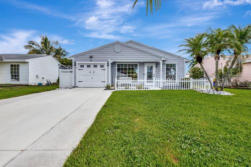 9123 Carma Dr, Boynton Beach, FL, 33472-1230 | Card Image