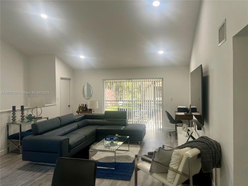 apt-203-707 Gardens Dr, Pompano Beach, FL, 33069-0950 | Card Image