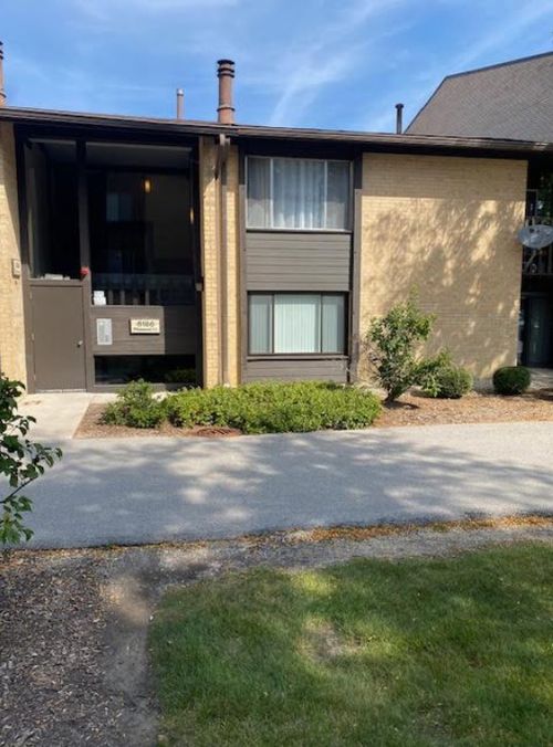 apt-102-6186 Pinewood Ct, Willowbrook, IL, 60527-1951 | Card Image