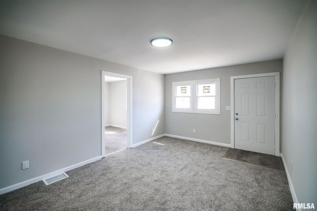 2217 W Marquette St, House other with 2 bedrooms, 1 bathrooms and null parking in Peoria IL | Image 6