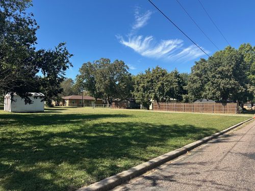 201 Sloan St, Whitesboro, TX, 76273-1927 | Card Image