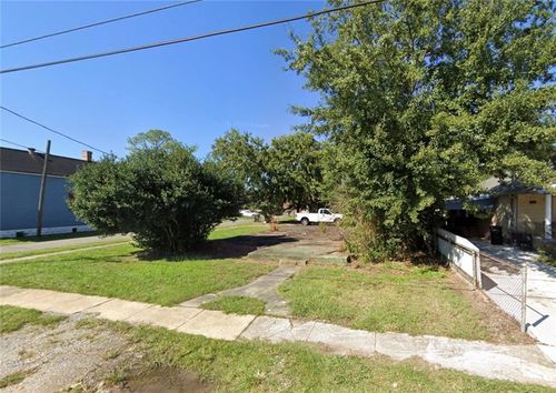 500 Angela Ave, Arabi, LA, 70032-1124 | Card Image