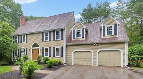 92 Plain St, Medfield, MA, 02052-3303 | Card Image