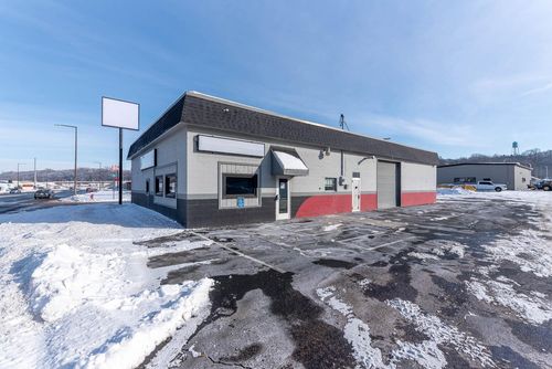 1845 N Riverfront Dr, Mankato, MN, 56001-3127 | Card Image