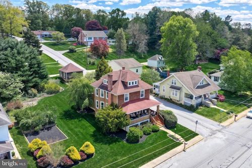 19 S Constitution Ave, NEW FREEDOM, PA, 17349-9474 | Card Image