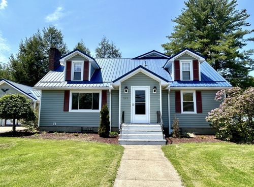 549 Wayne St, Corry, PA, 16407-1313 | Card Image