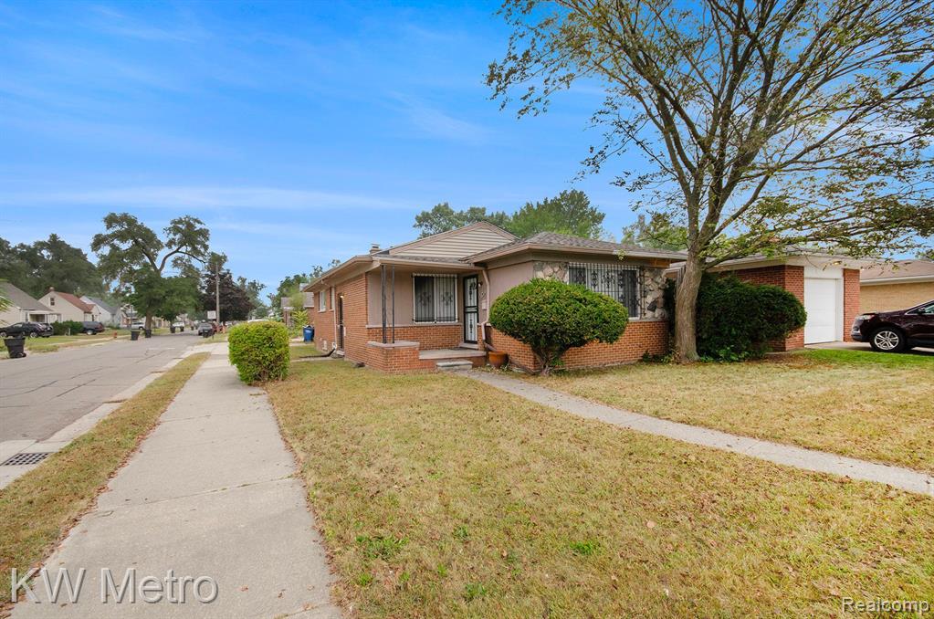 Pembroke Ave, Detroit, MI 48221