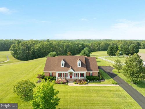111 Jackson Pl, MIDDLETOWN, VA, 22645-4006 | Card Image