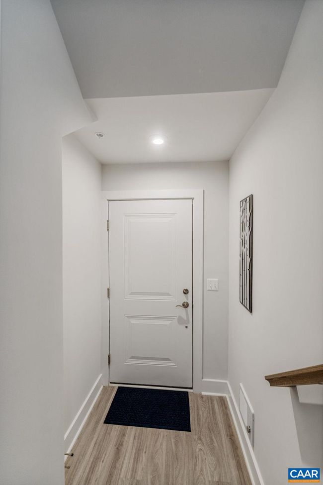 B - 802 Wesley Ln, Condo with 3 bedrooms, 3 bathrooms and null parking in CHARLOTTESVILLE VA | Image 37