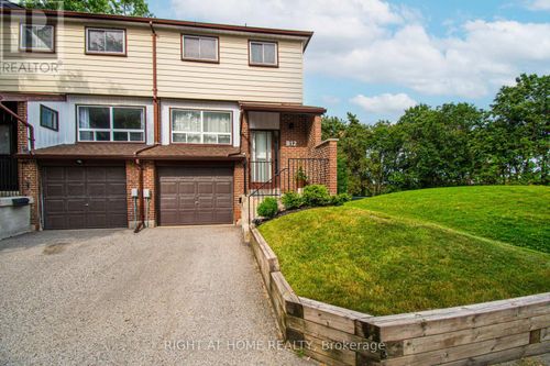 b12-63 Ferris Lane, Barrie, ON, L4M5C4 | Card Image