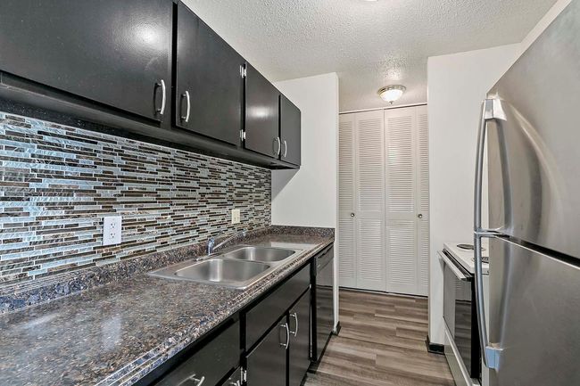 Kitchen | Image 12
