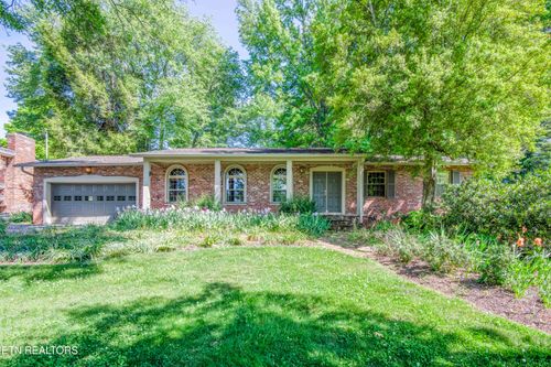 9317 Sarasota Dr, Knoxville, TN, 37923-2743 | Card Image