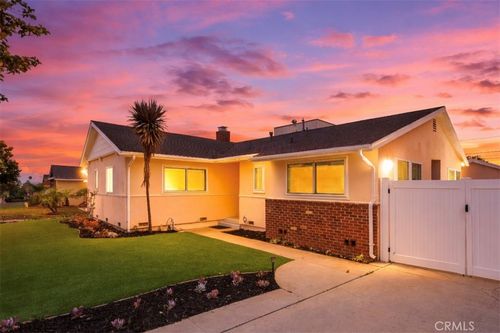 10525 S 4th Ave, Inglewood, CA, 90303-1605 | Card Image