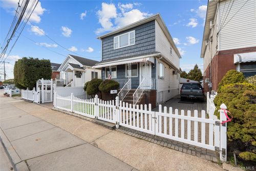 224 W Broadway, Hempstead, NY, 11096 | Card Image